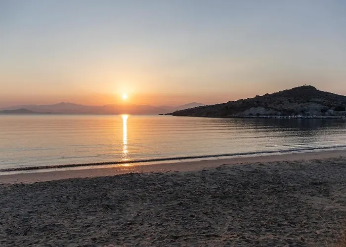 Citadela Paros Molos - Beachfront Maisonette With Plunge Pool