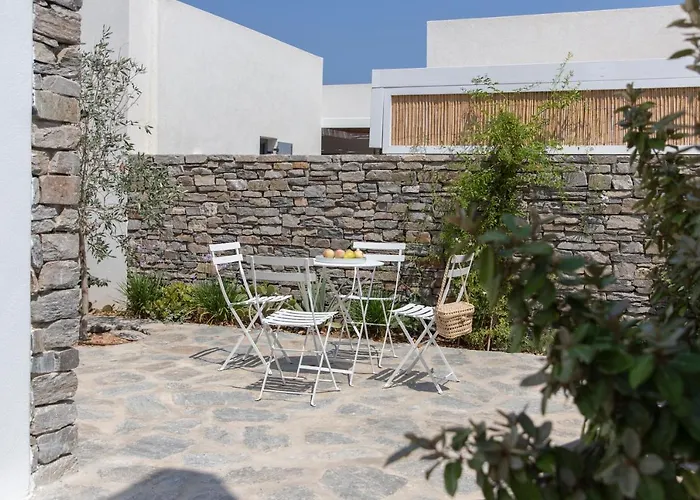 Citadela Paros Molos - Beachfront Maisonette With Plunge Pool